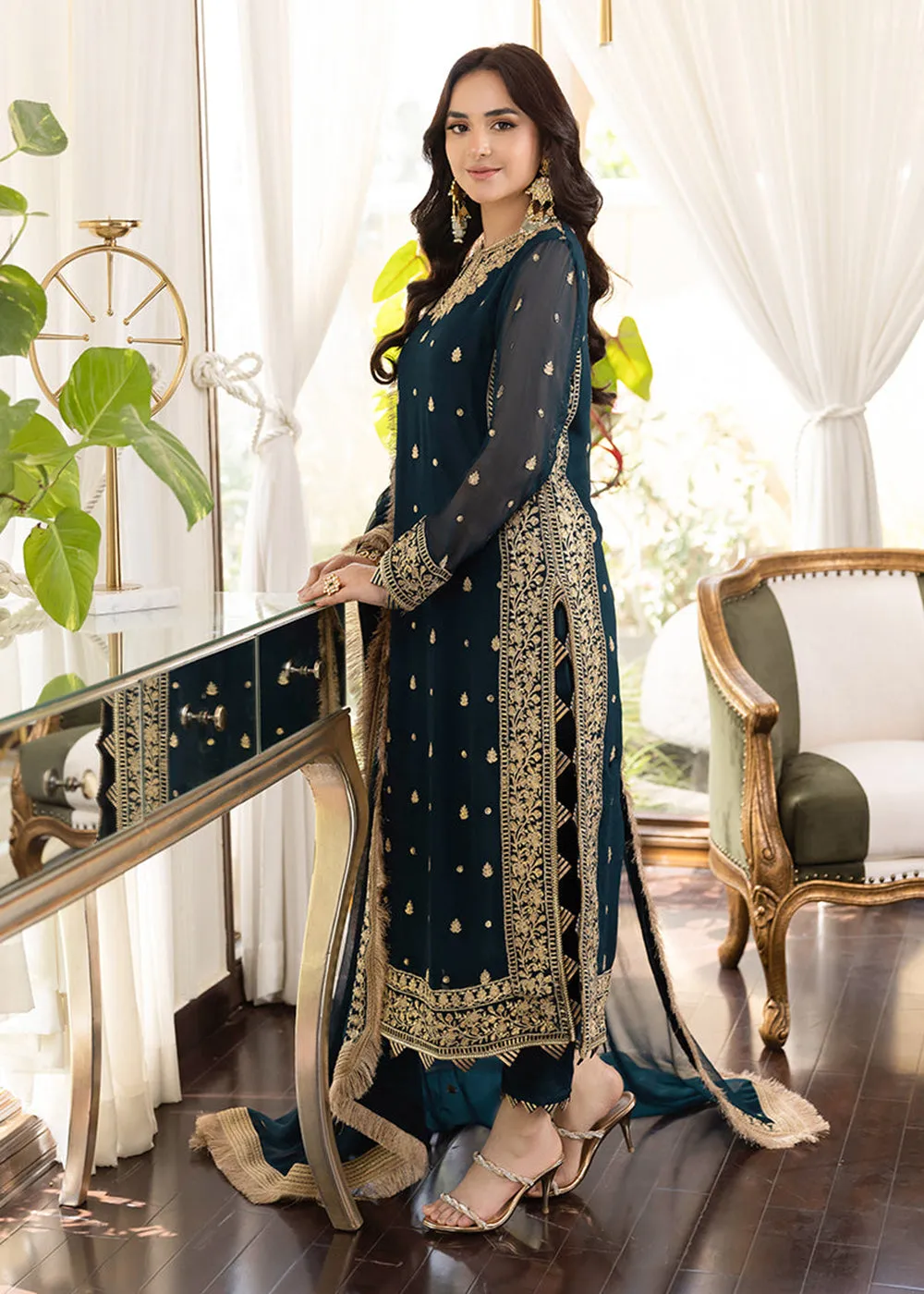 Essex Green Suit - Maahru, Noorie & Meerub '23 by Asim Jofa - AJSM-31