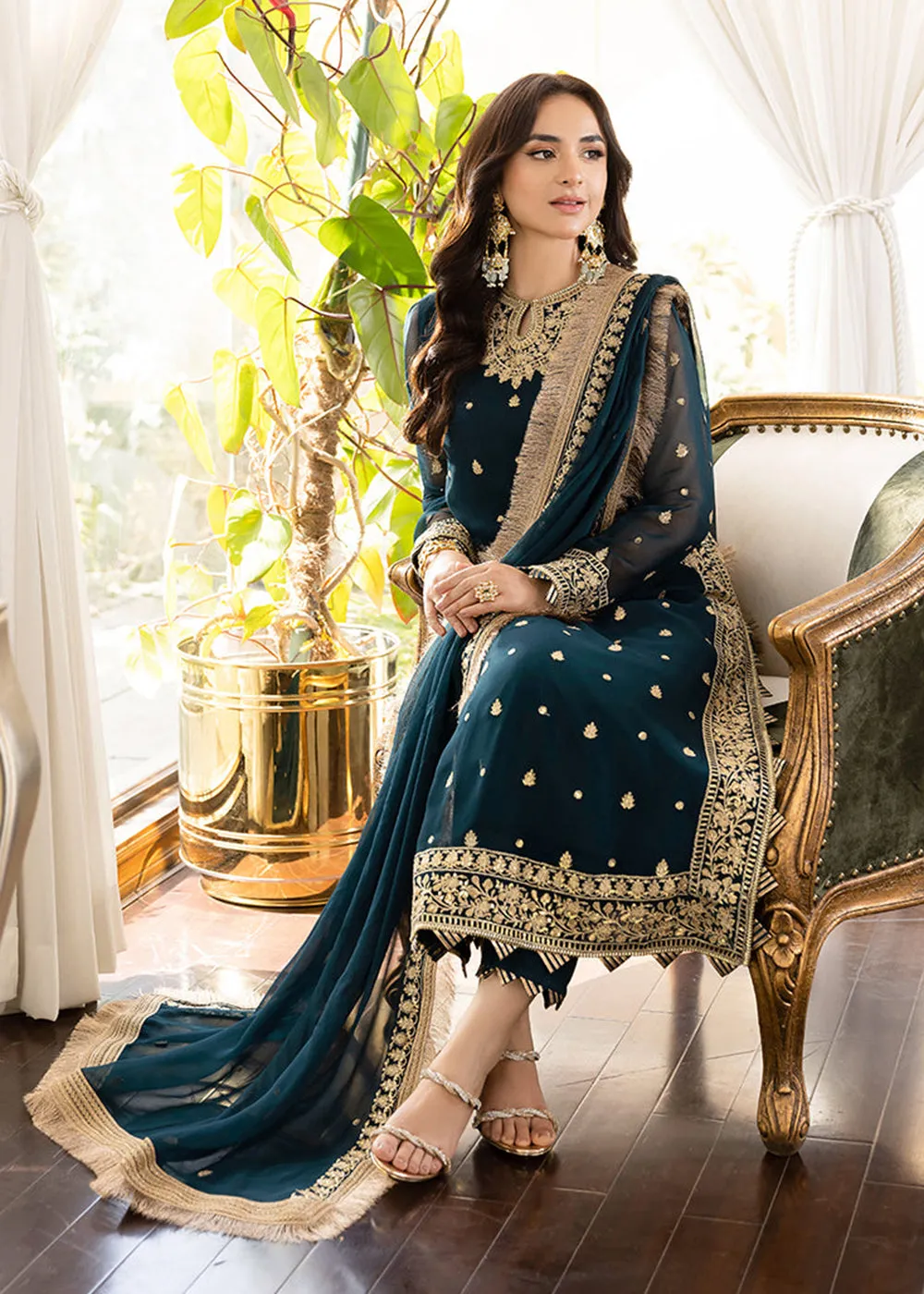 Essex Green Suit - Maahru, Noorie & Meerub '23 by Asim Jofa - AJSM-31