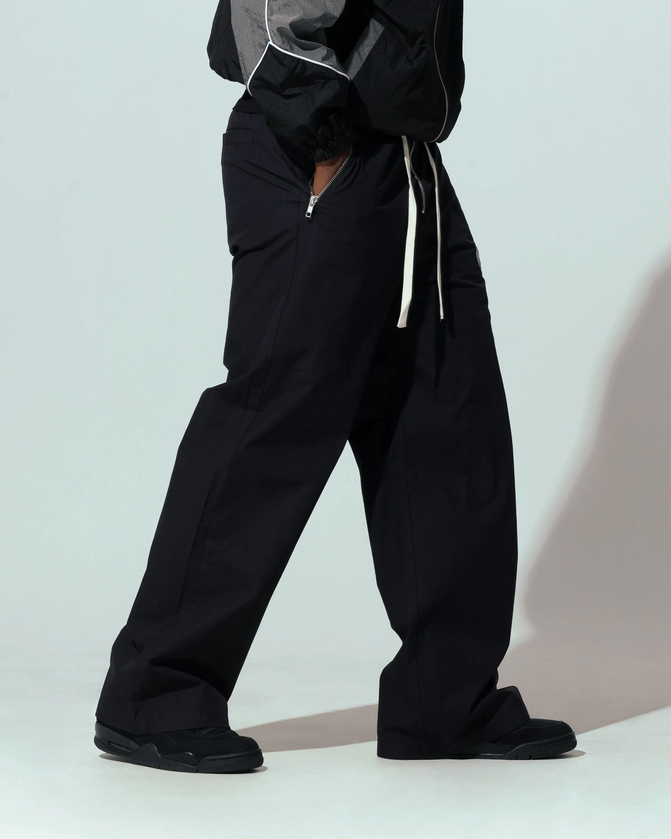 Loiter Shadow Pants Black